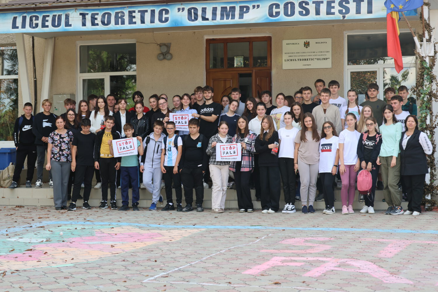 Elevii din Liceul Olimp Costești au spus STOP informațiilor false 5 DO8A3810