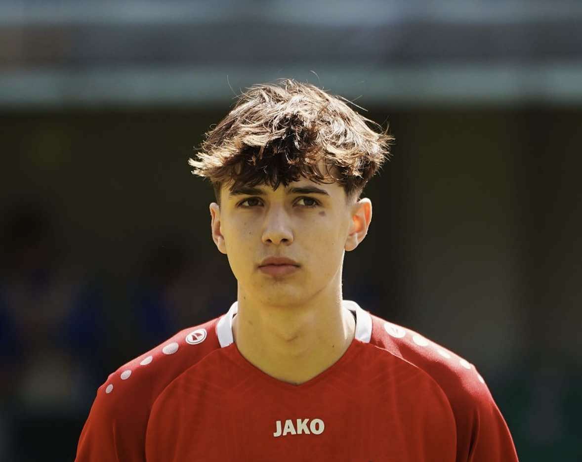 De la Costești la Villarreal: Victor Bivol face pasul spre fotbalul profesionist 1 victor bivol fotbalist costesti 2025