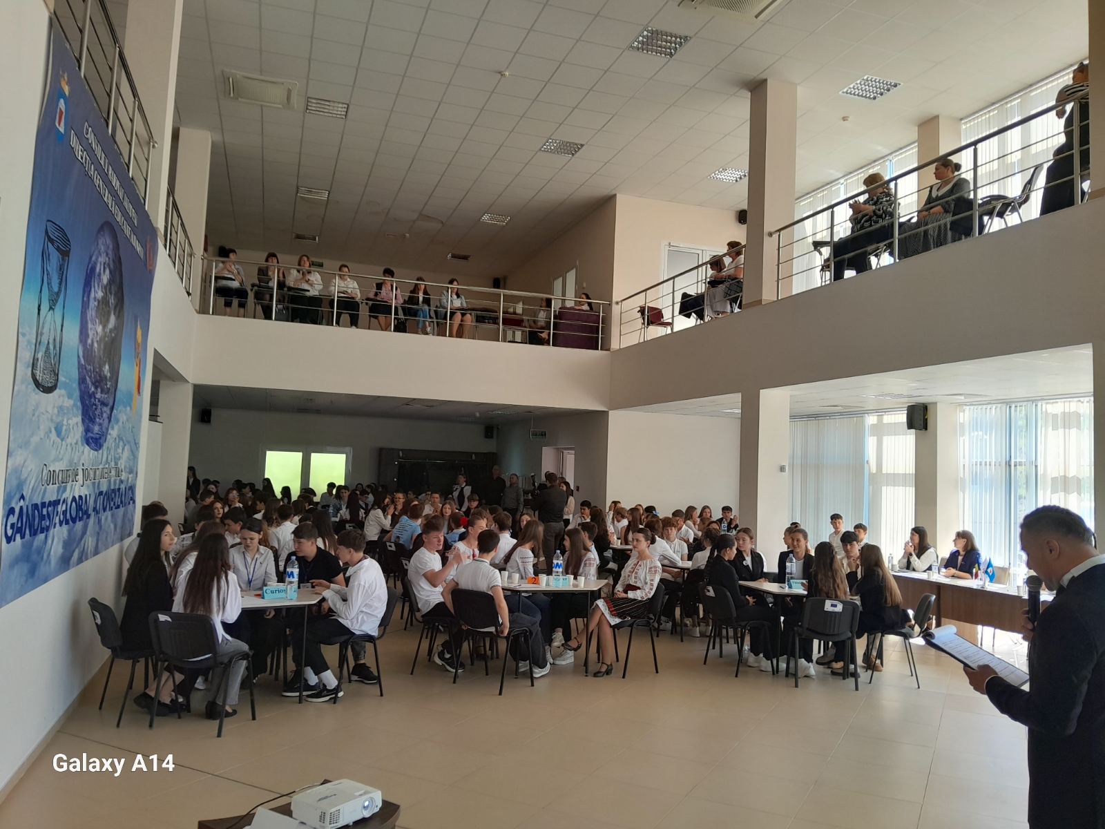Cei mai inteligenți elevi din raionul Ialoveni au fost premiați în cadrul concursului „Gândește global, acționează local” 1 499821146 1516071906382426 7242137143946118678 n