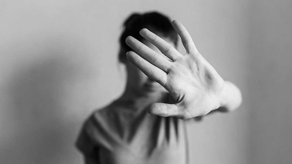 Protecție sporită pentru victimele violenței, inclusiv online: proiect de lege votat în prima lectură 1 DGASMB web 30