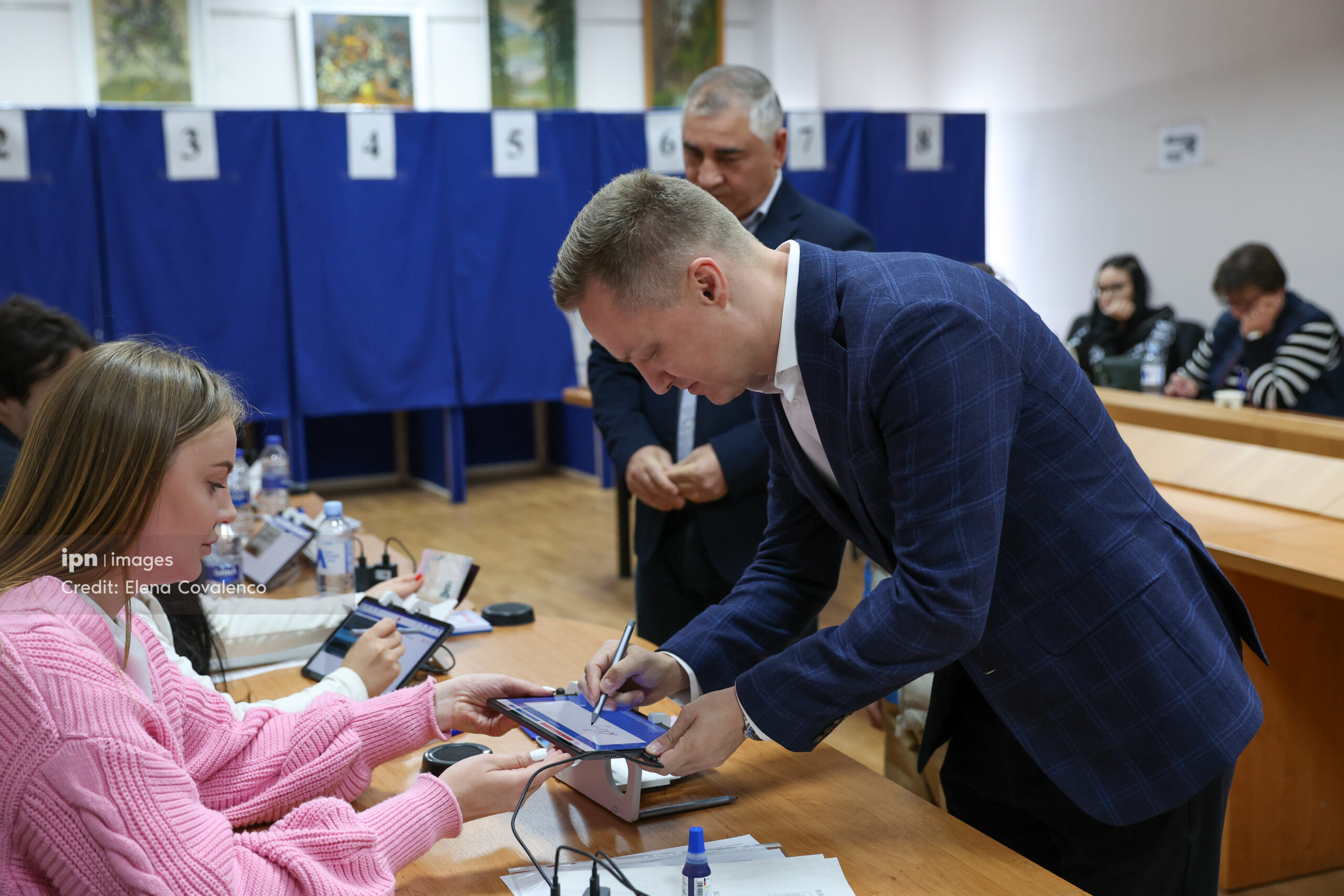 PNL Chișinău: Ne dorim un președinte care va face o Românie puternică 1 Dupu voteaza scaled 1
