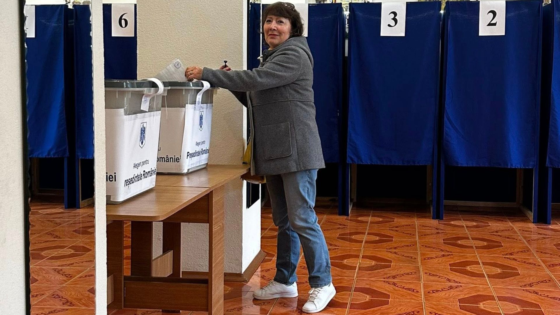 România, alegeri prezidențiale: Ora 21:00 - câți alegători au votat în raionul Ialoveni 1 alegator Ialoveni