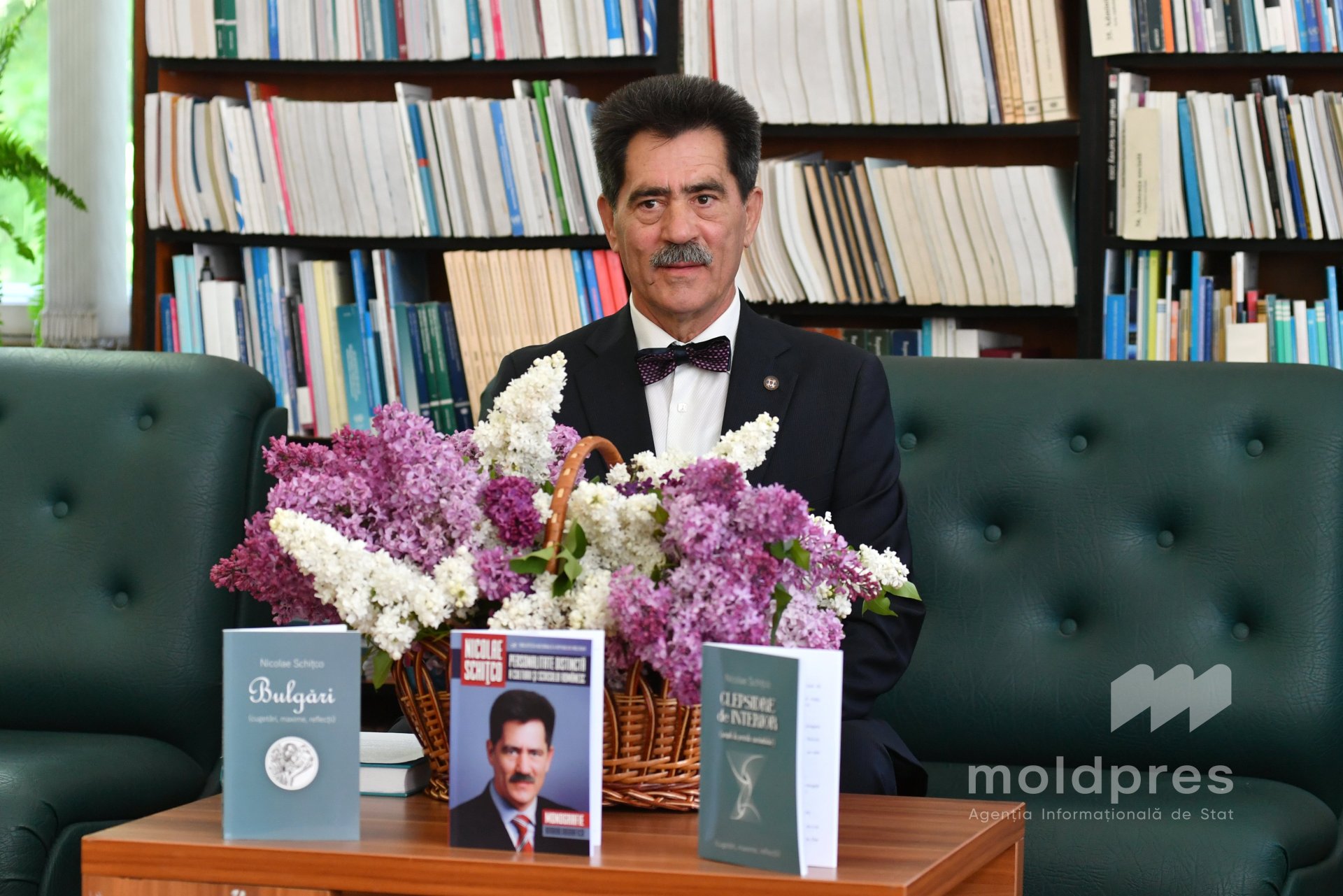 Nicolae Schițco, distins cu Titlul Onorific „Ambasador al orașului Ialoveni” și omagiat la Biblioteca Națională 1 nicolae schitco