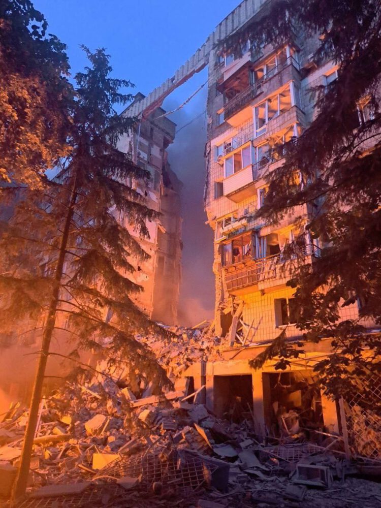 Atac masiv asupra Kievului: Cel puțin 14 morți și peste 99 de răniți în urma unui bombardament rusesc 2 atac kiev 2025 2