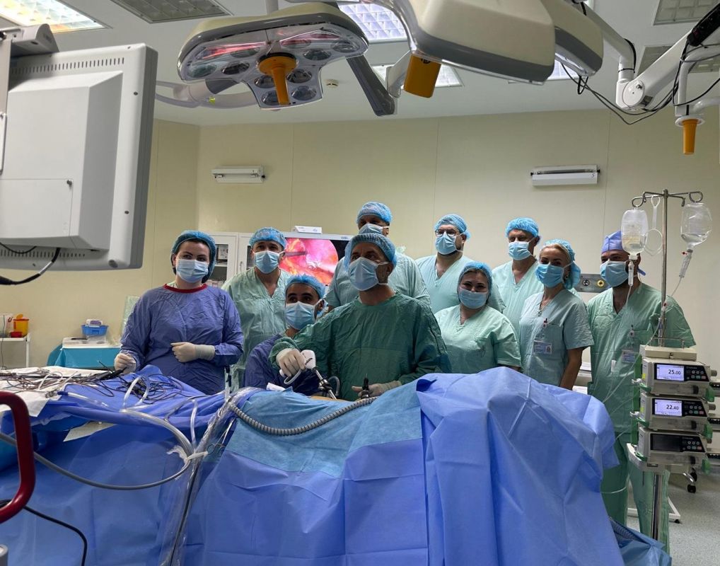 Chirurgi din Republica Moldova și România au realizat intervenții urologice minim invazive în cadrul unui workshop medical la Chișinău 1 chirurgi romania moldova 2025