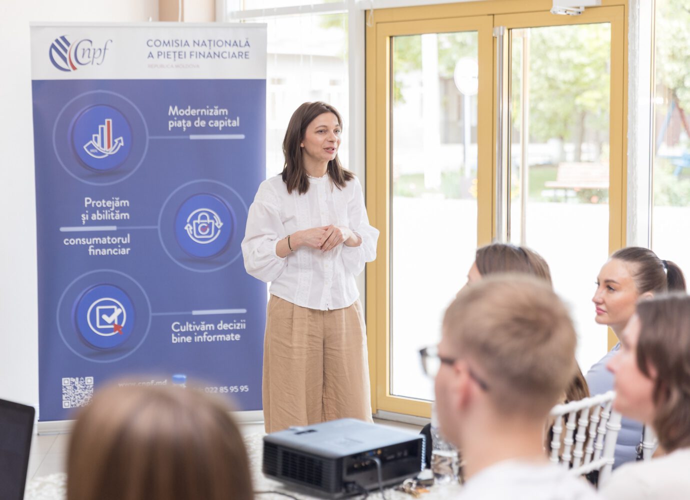 Femei informate, comunități mai puternice: UN Women promovează drepturile financiare și digitale la Zîmbreni 2 femei informate zimbreni un women 1