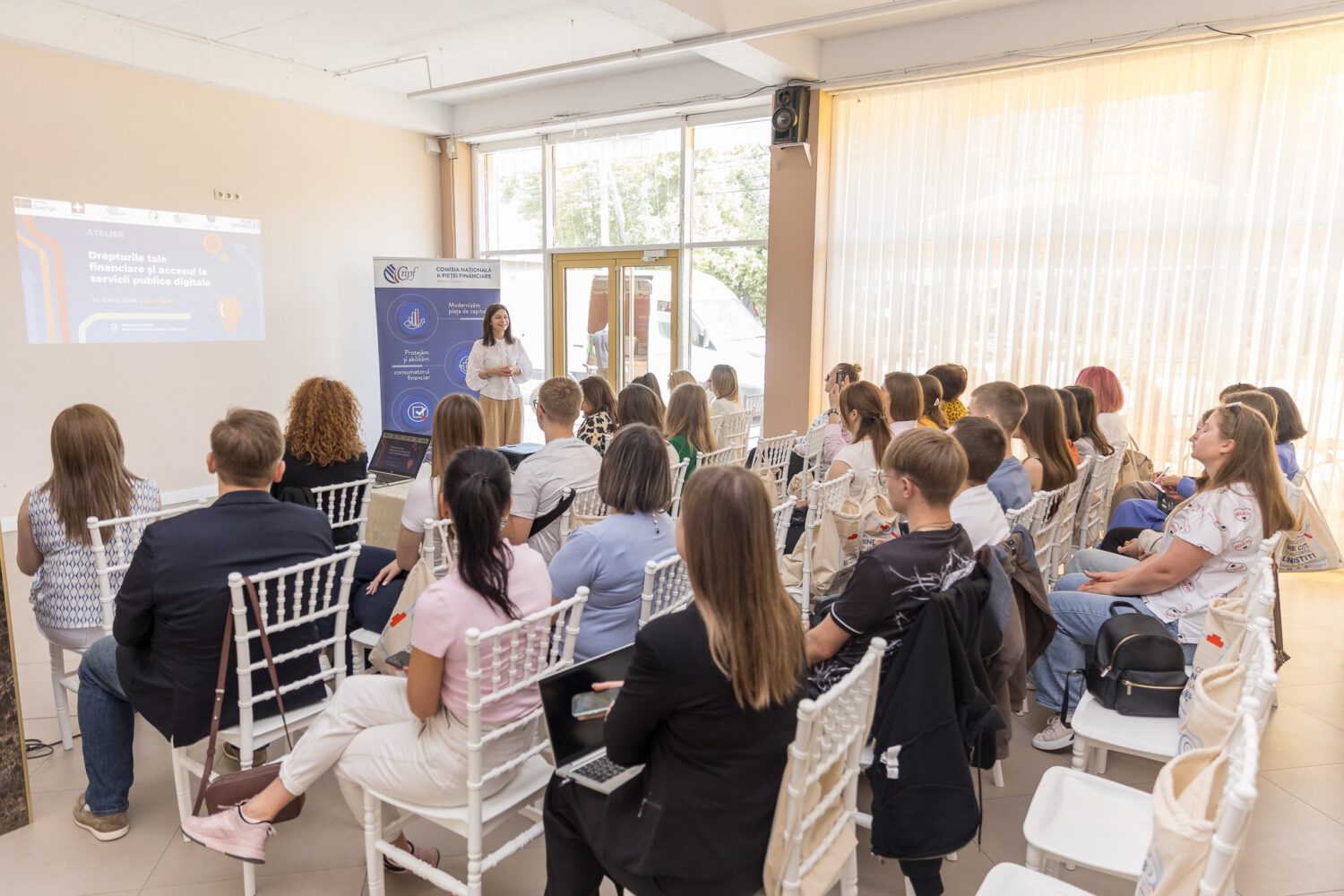 Femei informate, comunități mai puternice: UN Women promovează drepturile financiare și digitale la Zîmbreni 5 femei informate zimbreni un women 5