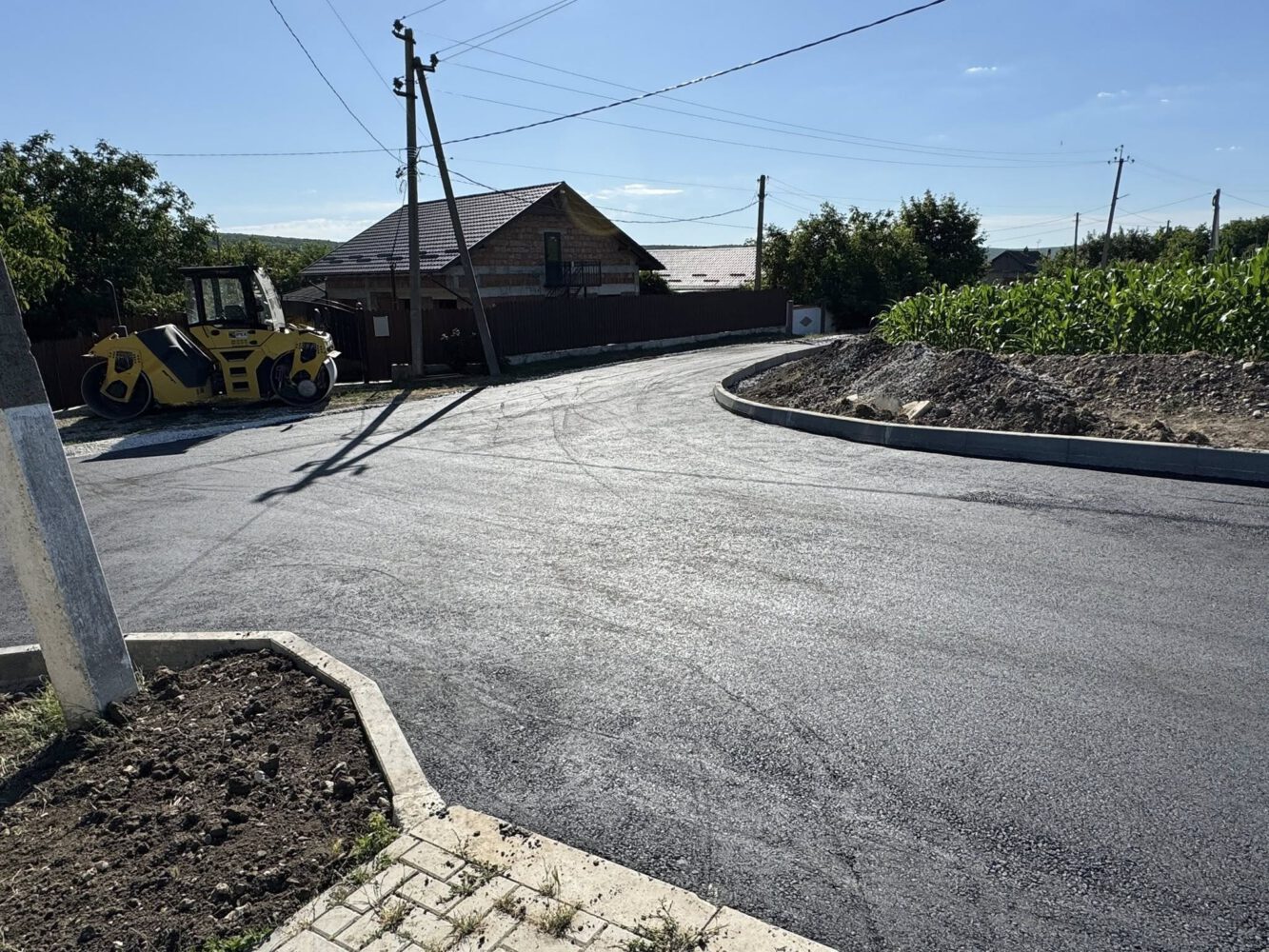Hansca: A fost construit un drum cu sprijinul județului Mehedinți, România 4 515142784 1825824764631754 1530009248137719012 n