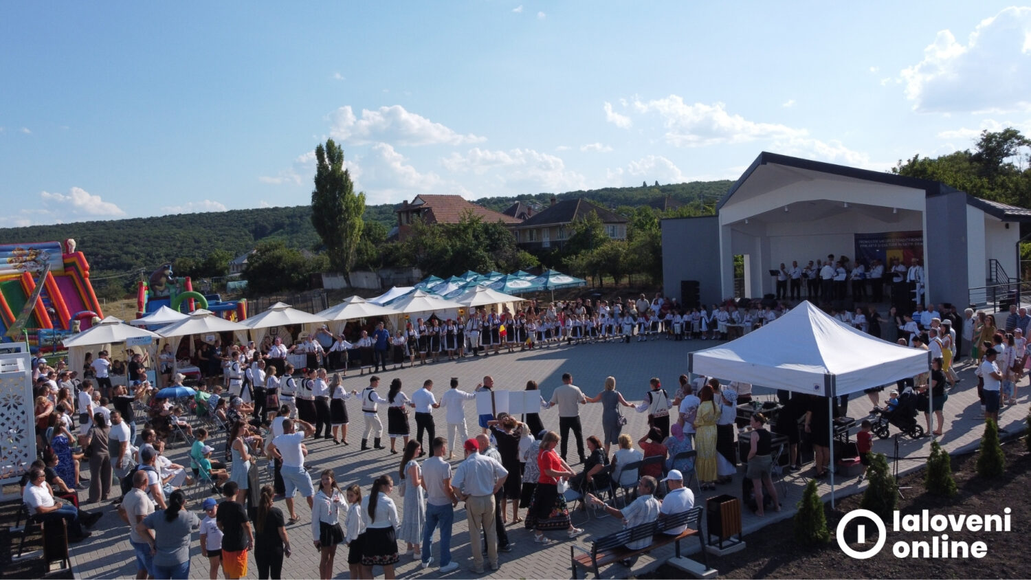 GALERIE FOTO/ O scenă de vară a fost inaugurată în satul Dănceni, cu sprijinul României 4 Danceni Scena de Vara 1