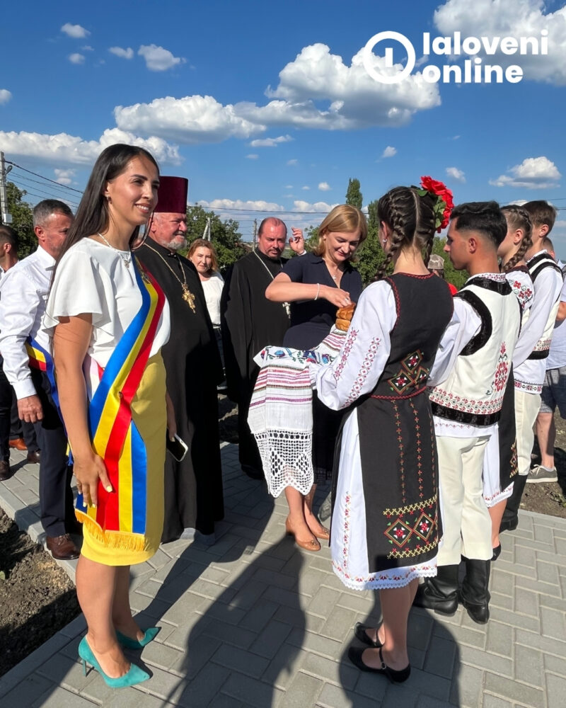 GALERIE FOTO/ O scenă de vară a fost inaugurată în satul Dănceni, cu sprijinul României 3 Danceni Scena de Vara 13