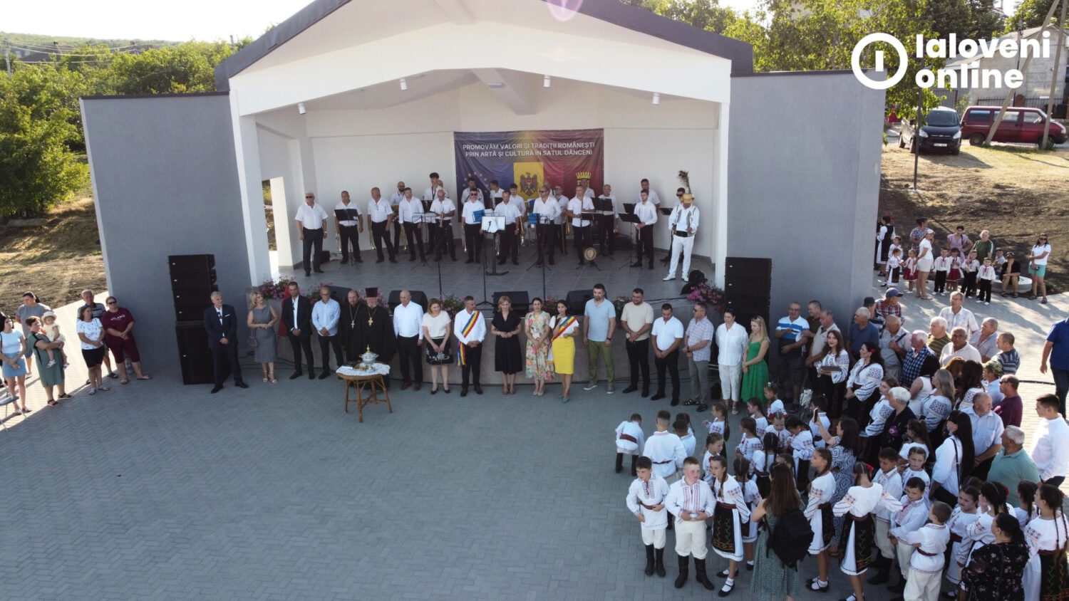 GALERIE FOTO/ O scenă de vară a fost inaugurată în satul Dănceni, cu sprijinul României 5 Danceni Scena de Vara 3