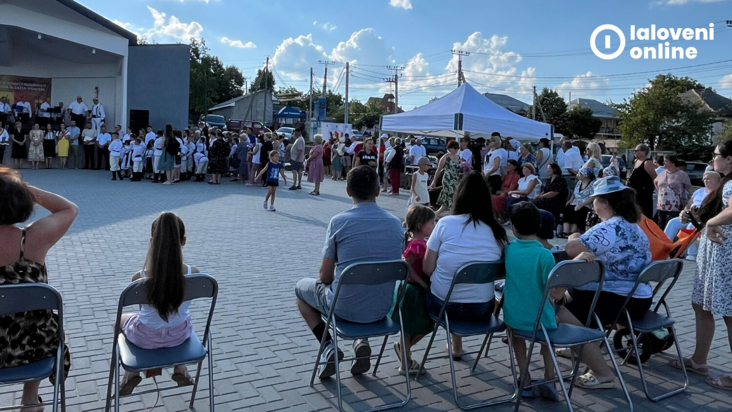 GALERIE FOTO/ O scenă de vară a fost inaugurată în satul Dănceni, cu sprijinul României 6 Danceni Scena de Vara 5