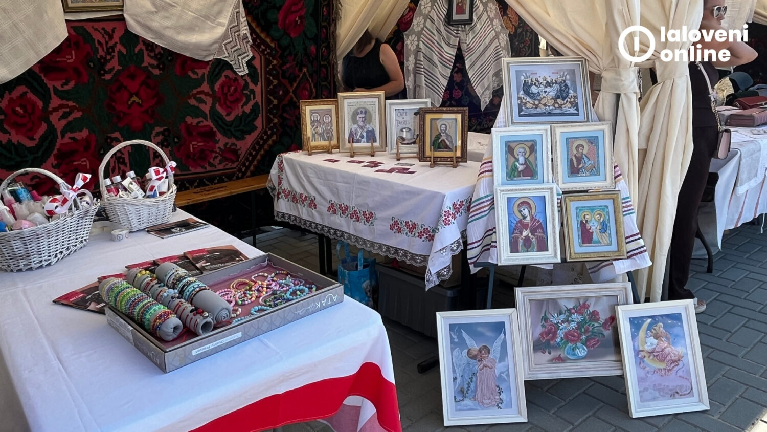 GALERIE FOTO/ O scenă de vară a fost inaugurată în satul Dănceni, cu sprijinul României 12 Danceni Scena de Vara 6