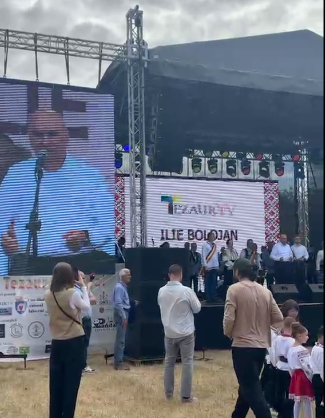 FOTO/ Premierul României, la Horești și Bardar: „Sunt aici în semn de atașament pentru românii basarabeni” 4 Screenshot 73