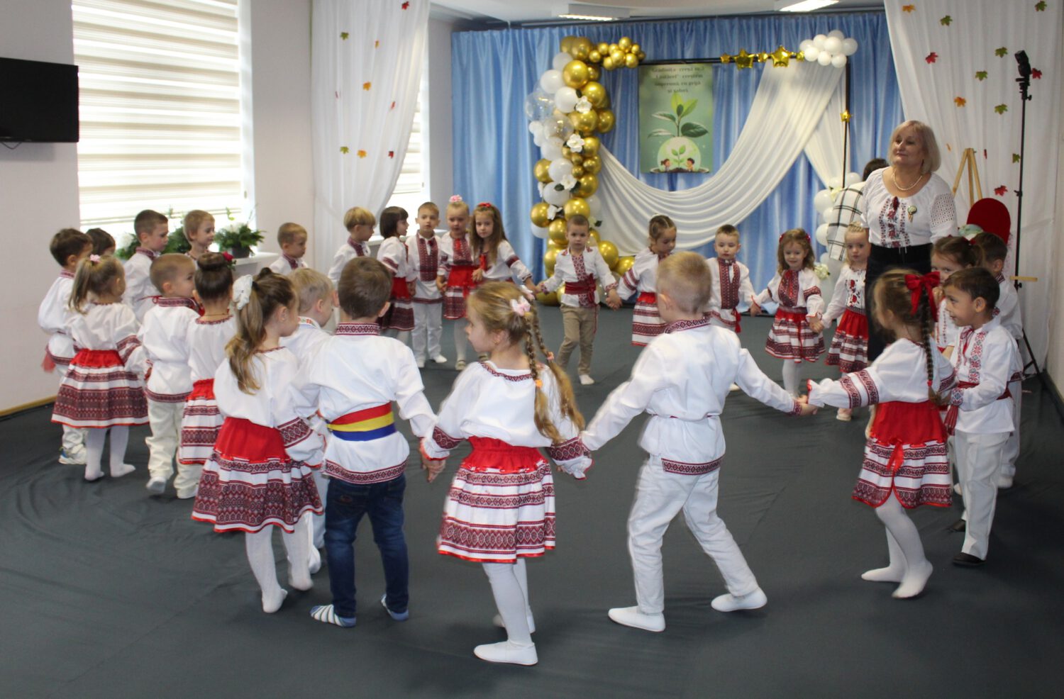 Jubileu de 50 de ani la Grădinița nr. 3 „Lăstărel” din Ialoveni 4 571025883 1224239293063978 8483056189804436353 n