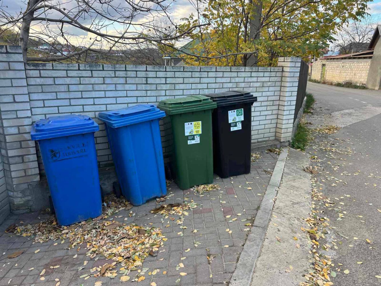 La Costești începe colectarea selectivă a deșeurilor 3 colectare selectiva deseuri costesti 3