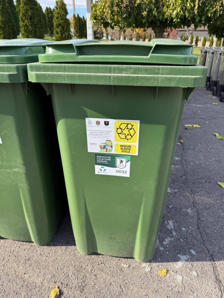 La Costești începe colectarea selectivă a deșeurilor 4 colectare selectiva deseuri costesti 4
