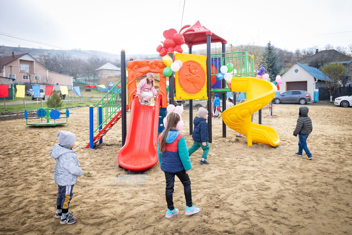 FOTO// Parc modern și cișmea istorică renovate la Ruseștii Noi cu sprijinul Elveției 11 parc cismea rusestii noi 10