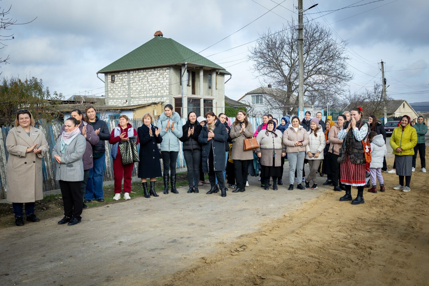 FOTO// Parc modern și cișmea istorică renovate la Ruseștii Noi cu sprijinul Elveției 12 parc cismea rusestii noi 11