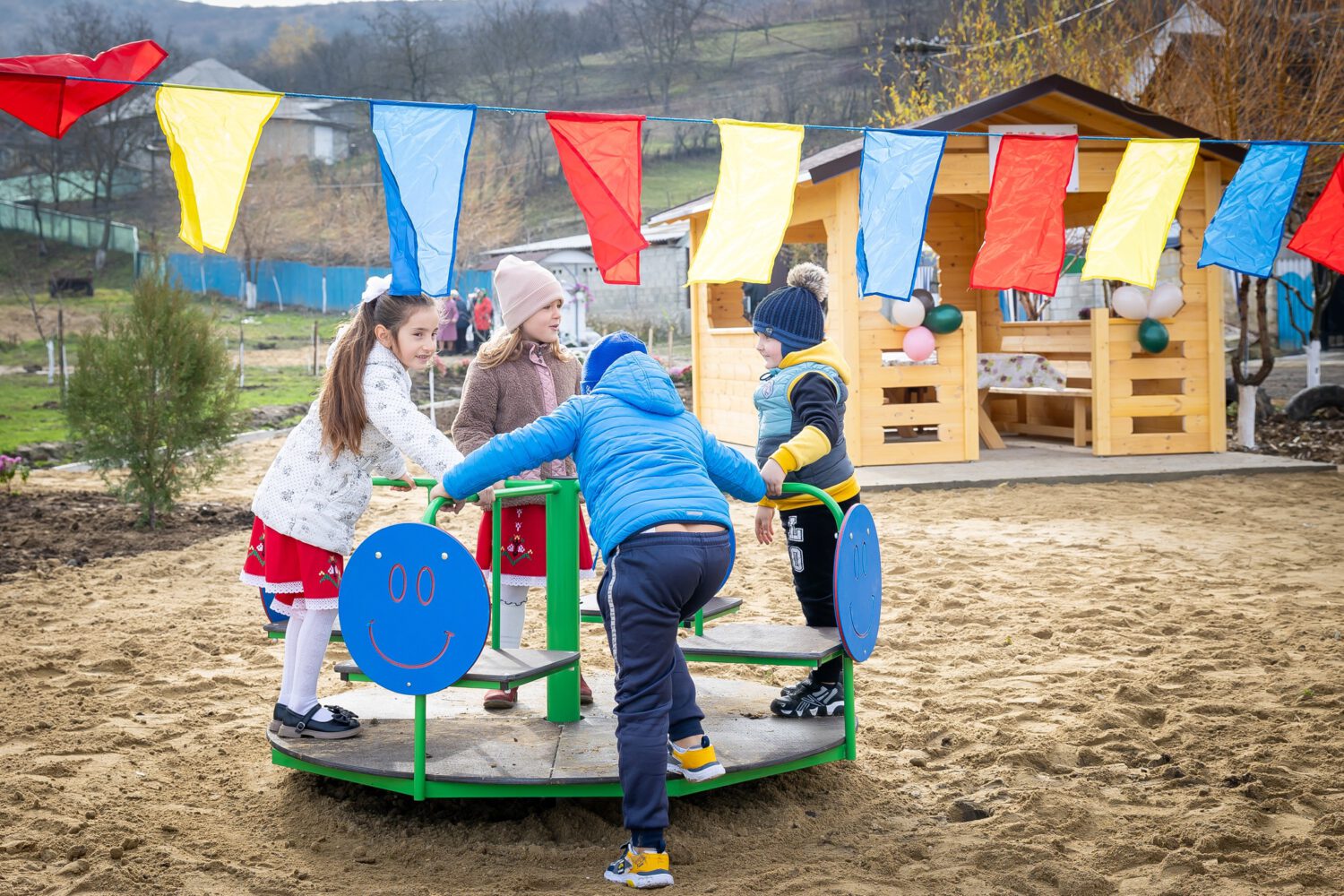 FOTO// Parc modern și cișmea istorică renovate la Ruseștii Noi cu sprijinul Elveției 2 parc cismea rusestii noi 2