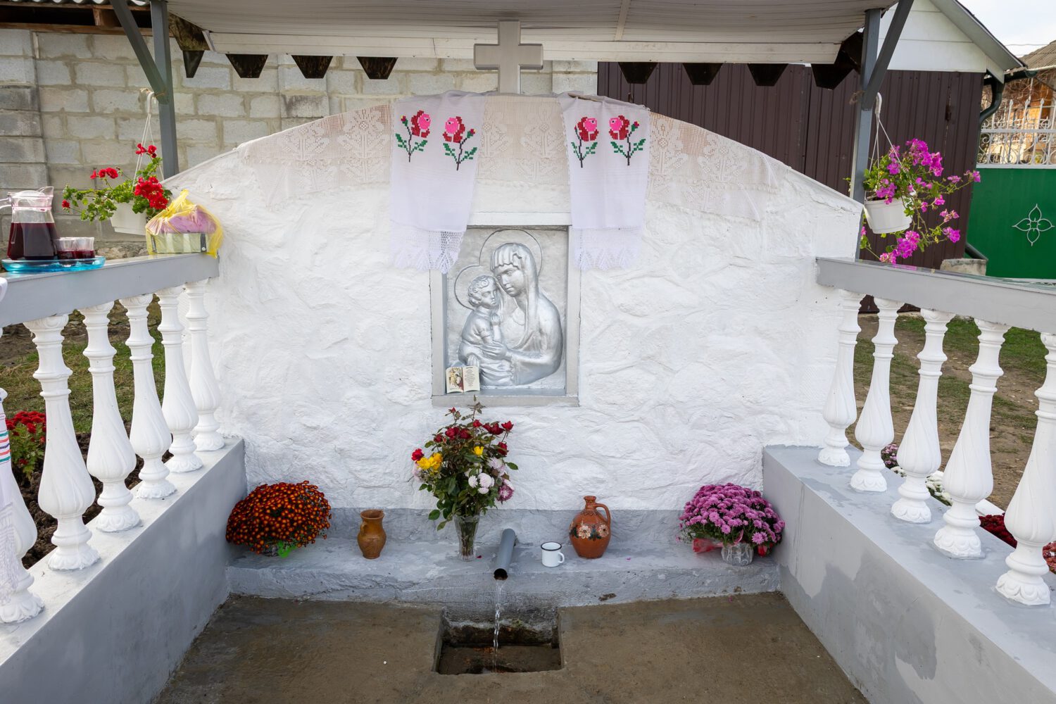 FOTO// Parc modern și cișmea istorică renovate la Ruseștii Noi cu sprijinul Elveției 3 parc cismea rusestii noi 3