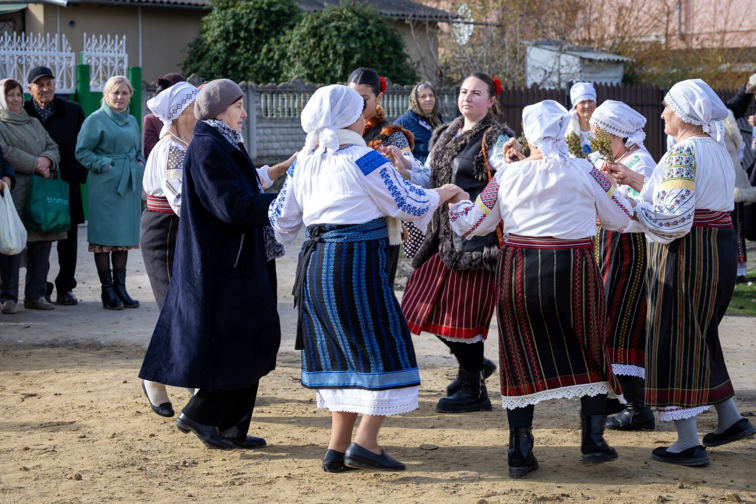 FOTO// Parc modern și cișmea istorică renovate la Ruseștii Noi cu sprijinul Elveției 5 parc cismea rusestii noi 4