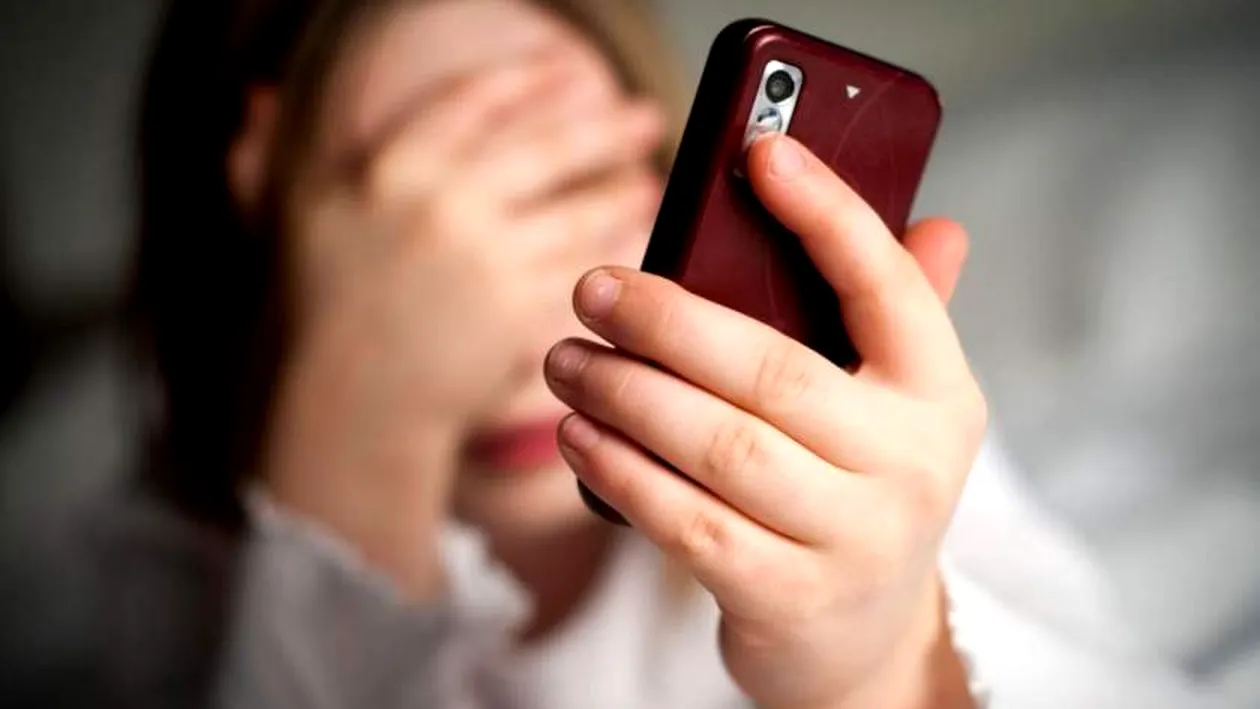 santaj imagini intime