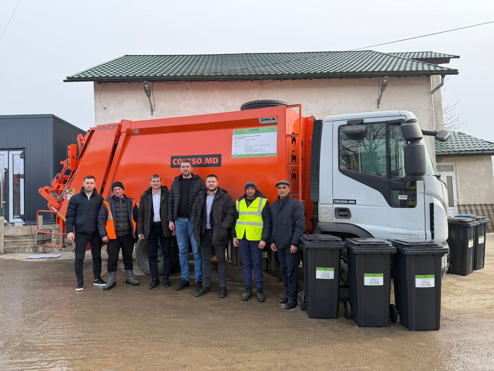 Autospecială nouă și colectare extinsă a deșeurilor în comuna Răzeni 1 deseuri razeni 2026 1