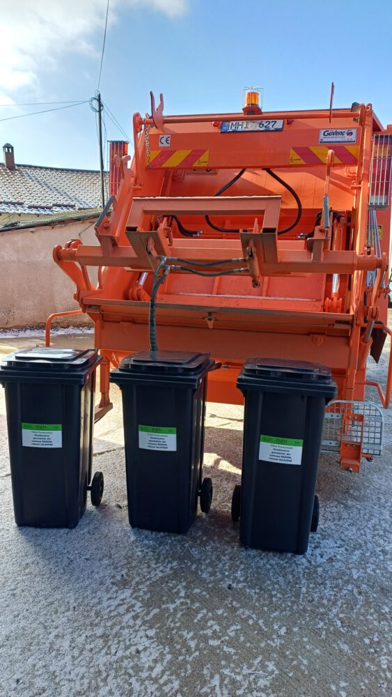Autospecială nouă și colectare extinsă a deșeurilor în comuna Răzeni 2 deseuri razeni 2026 3