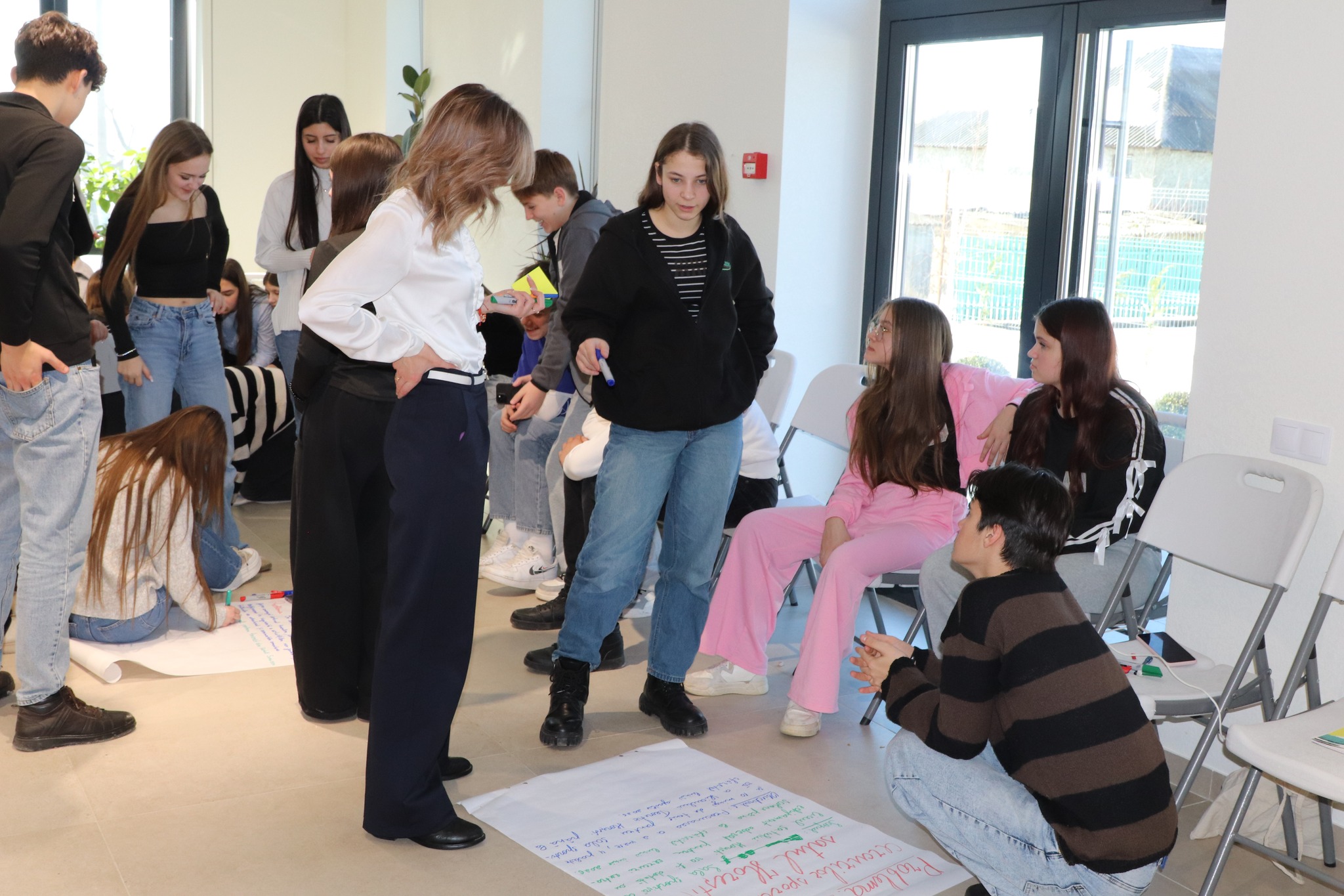 Generația care schimbă comunitățile: peste o sută tineri din Ialoveni au învățat să scrie proiecte pentru comunitate, la Youth Hub Răzeni 1 instruire tineri Razeni 22022026