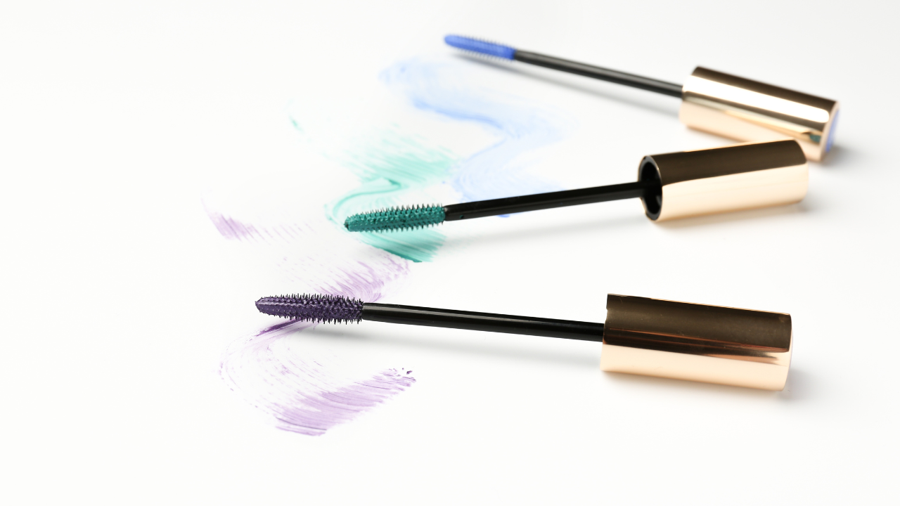 Trendul anului 2026: rimel colorat pentru gene. Cum să-l folosești cu stil 1 rimel colorat pentru gene 1