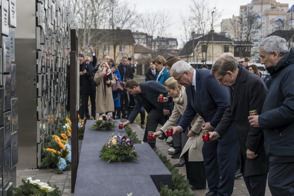 Patru ani de la masacrul din Bucea: UE și Ucraina cer pedepsirea Rusiei pentru agresiune 2 comemorarea victimelor de la bucea 1024x682 1