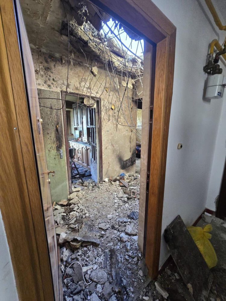 Două persoane rănite la Galați, în România, după explozia unei drone care a lovit un bloc locativ 4 1780046693421 img 1