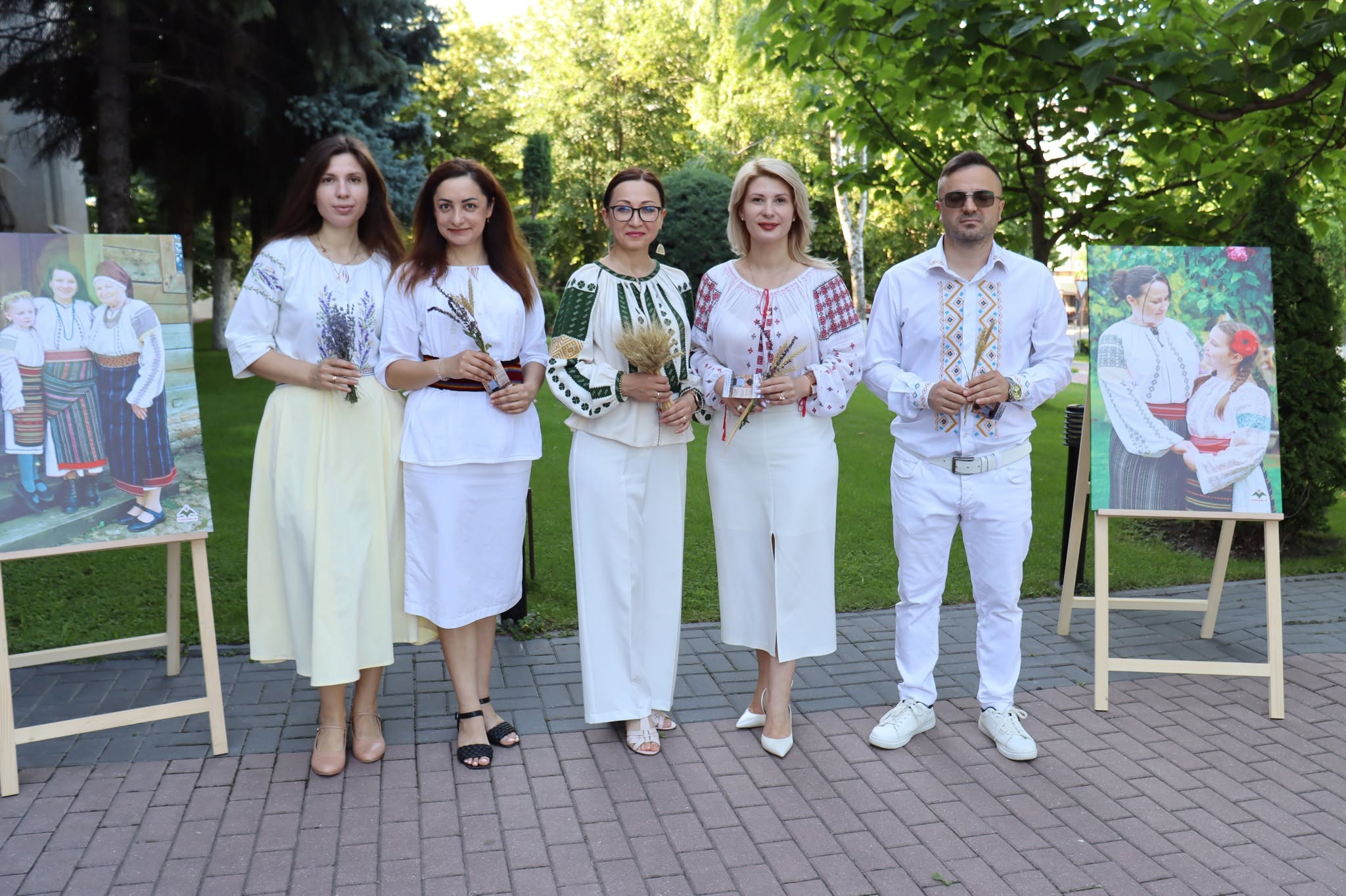 Ziua Internațională a Iei, marcată la Ialoveni. Expoziție de tablouri, șezătoare și defilare de costume 1 730511045 1548197330435205 3600404590456319985 n