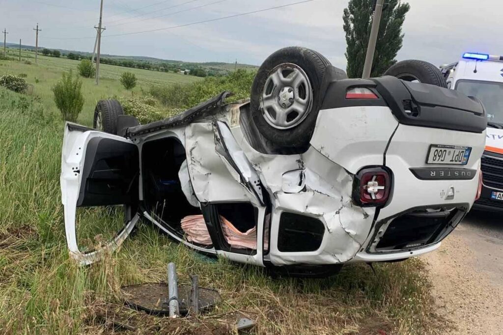 FOTO// Accident feroviar la Gangura: o mașină a fost lovită de un tren marfar 1 accident cale ferata 1024x683 1