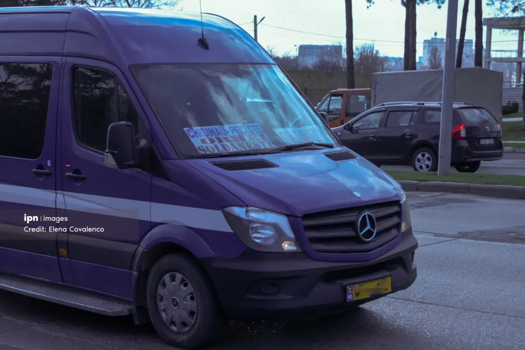 Transportul interraional: autobuze vechi și peste 1100 de sancțiuni în ultimii cinci ani 1 rutiera microbuz masini ceata carosabil umed circulatie cursa interurbana 0q8a0711 ipn.md 1024x683 1