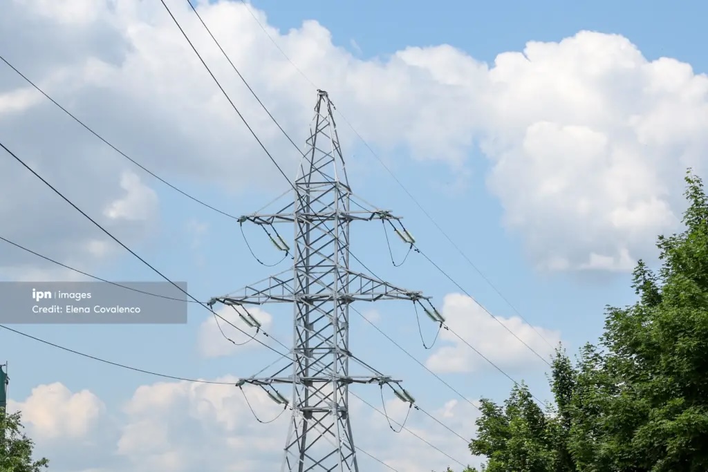 Moldova a înregistrat un deficit de 130 MWh în orele de vârf în seara zilei de marți, premier 1 energie stalp de inalta tensiune electricitate